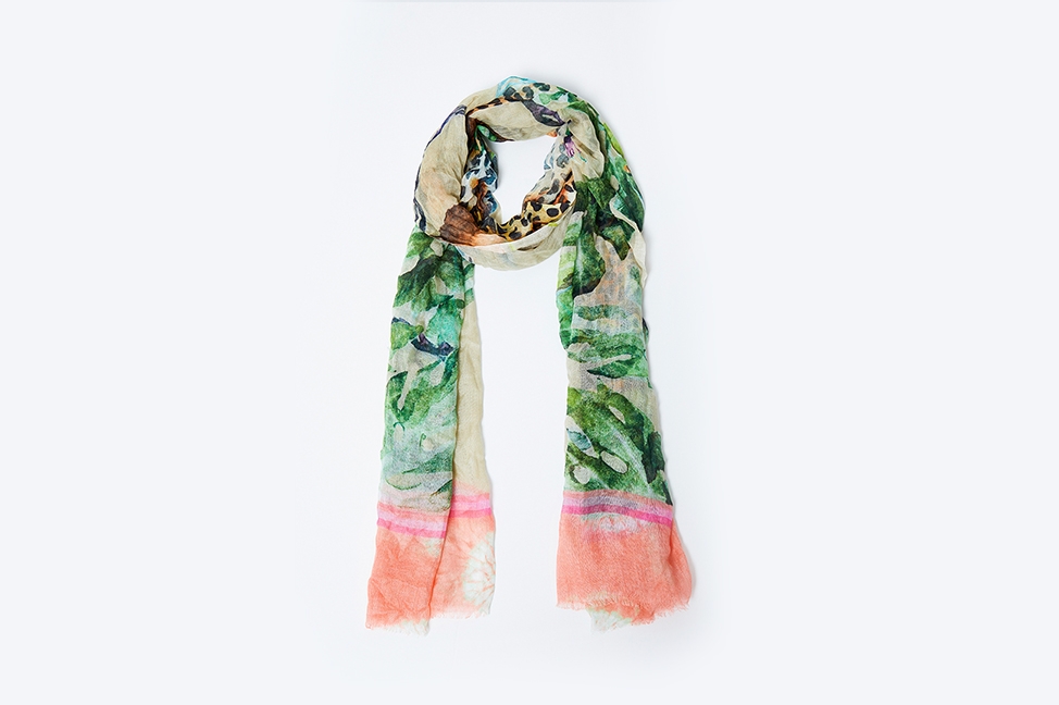 Why Do Scarves Deserve a Place in Your Wardrobe?